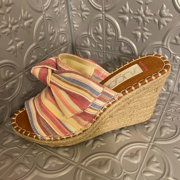 NWOT Macy’s Beach Wedge by Sugar - Picture 5 of 5